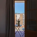 - Gracia 5-b شقة *